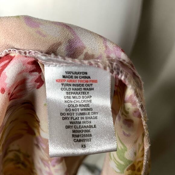 MINKPINK Antique Floral Pattern Blouse 3/4 Sleeves EUC - Picture 6 of 6
